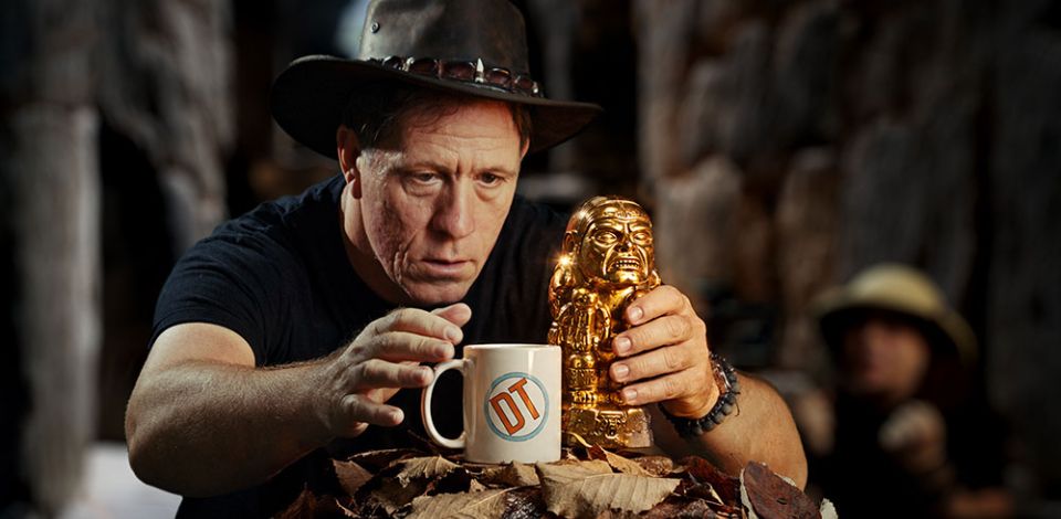 DT imitate Indiana Jones